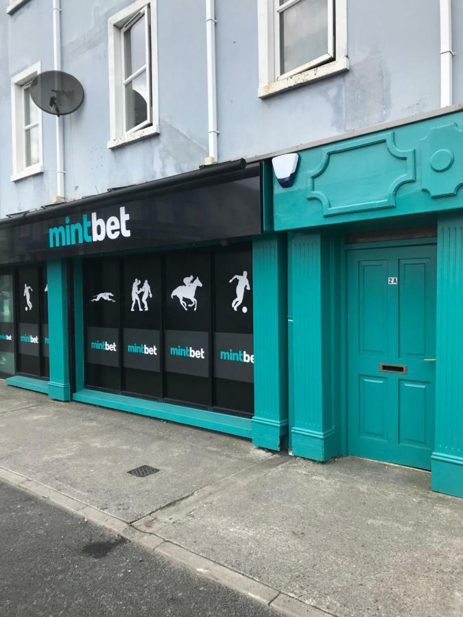 2a Ardaravan Square Buncrana Bagian luar foto